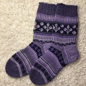 Kirjoneulesukat  39-40